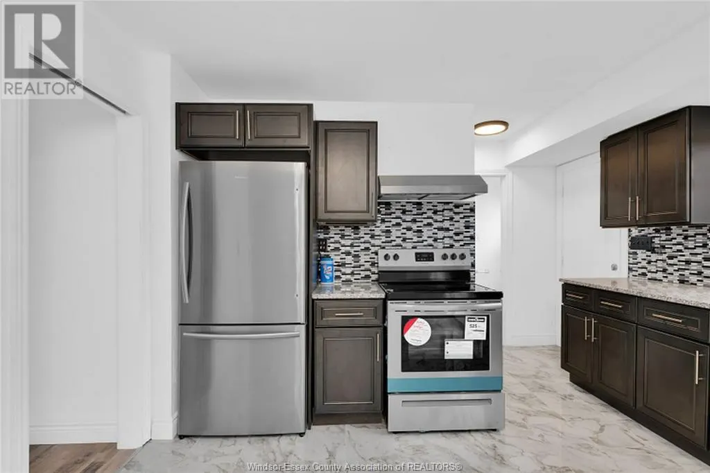 1547 CHERRYLAWN CRESCENT