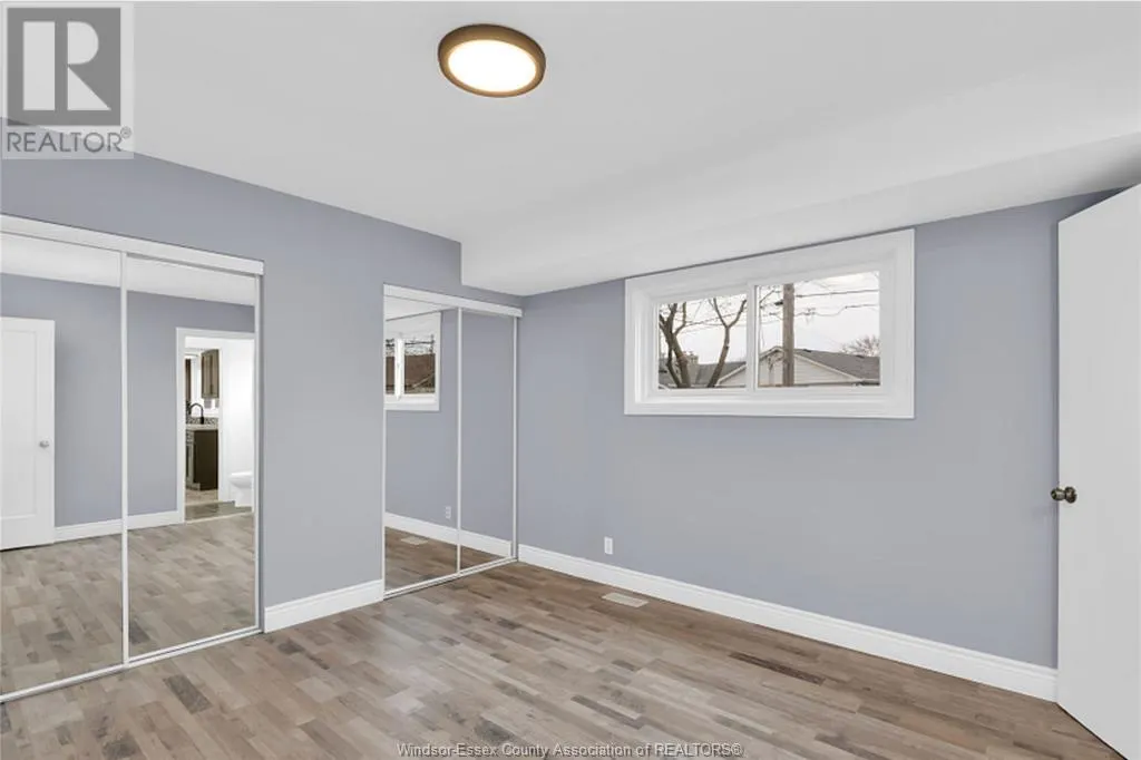 1547 CHERRYLAWN CRESCENT