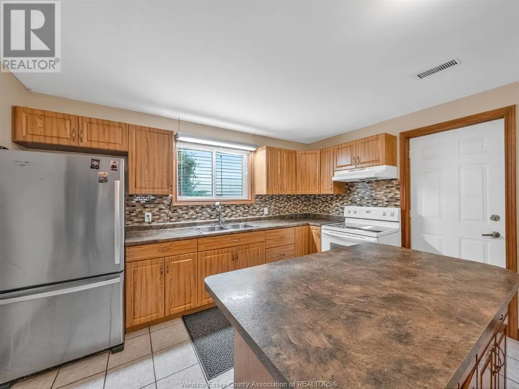 44 SHERWOOD AVENUE