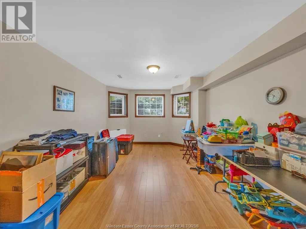 44 SHERWOOD AVENUE