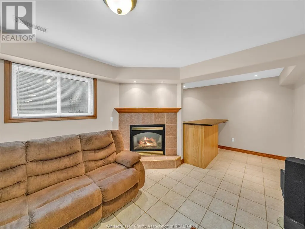 44 SHERWOOD AVENUE