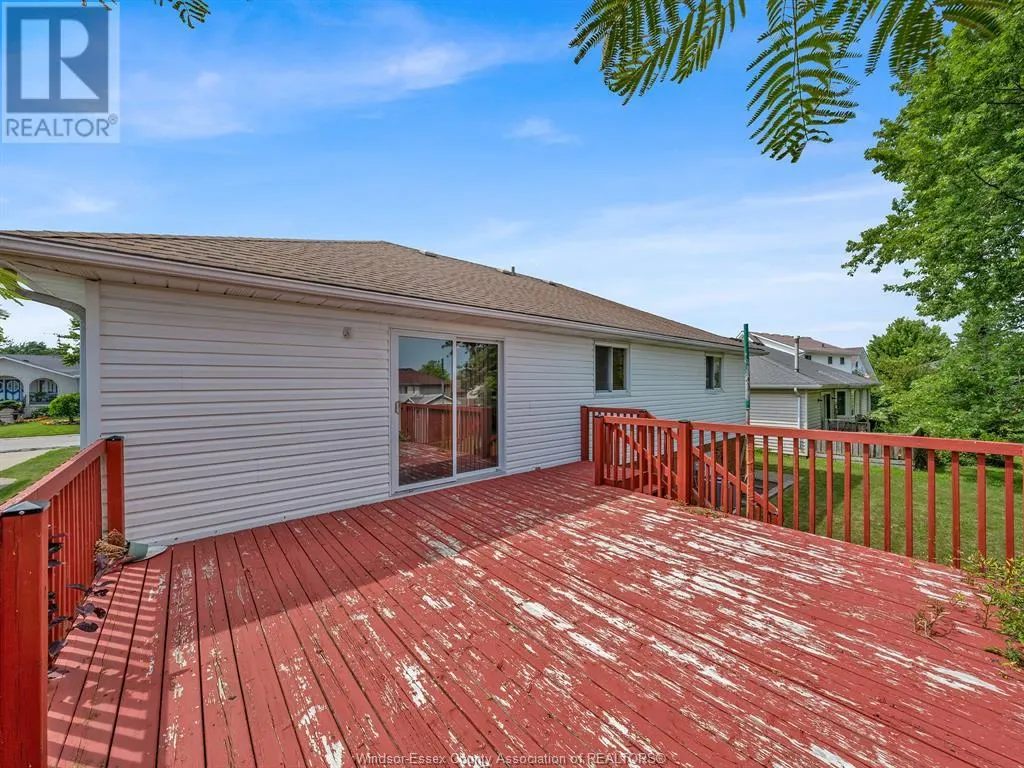 44 SHERWOOD AVENUE