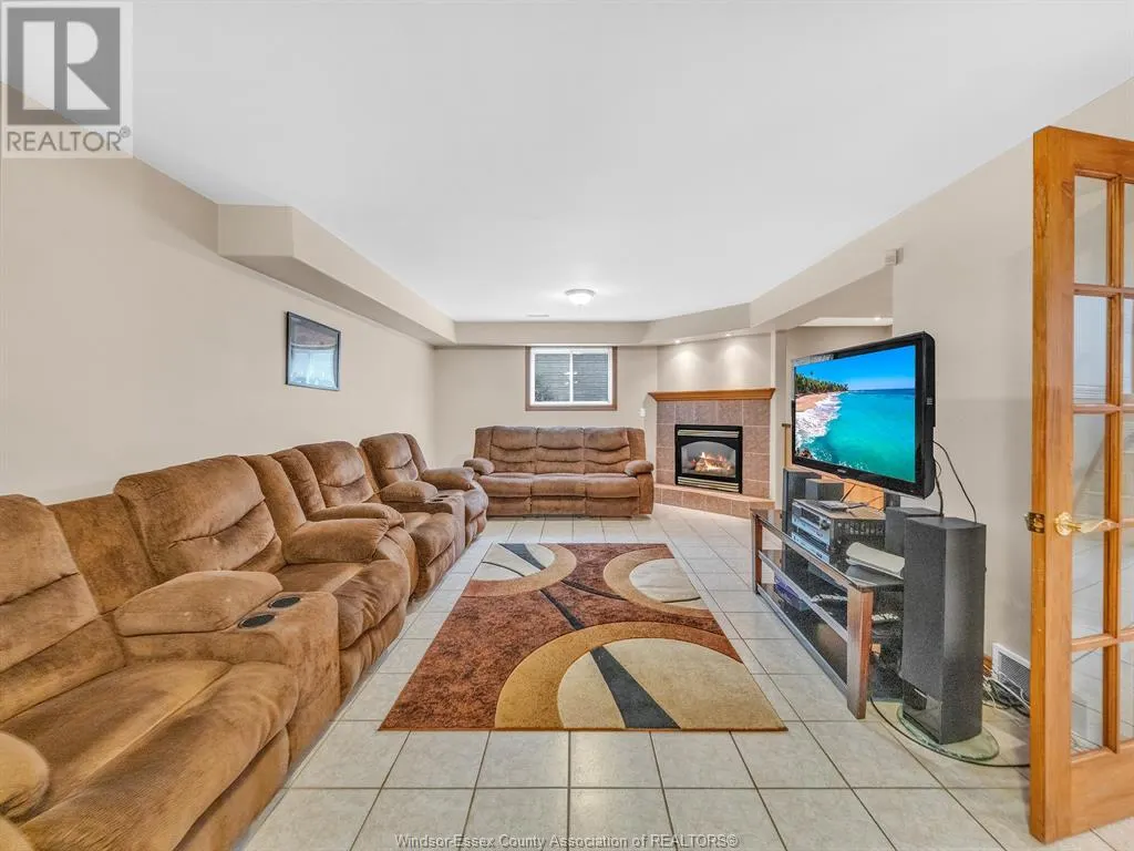 44 SHERWOOD AVENUE
