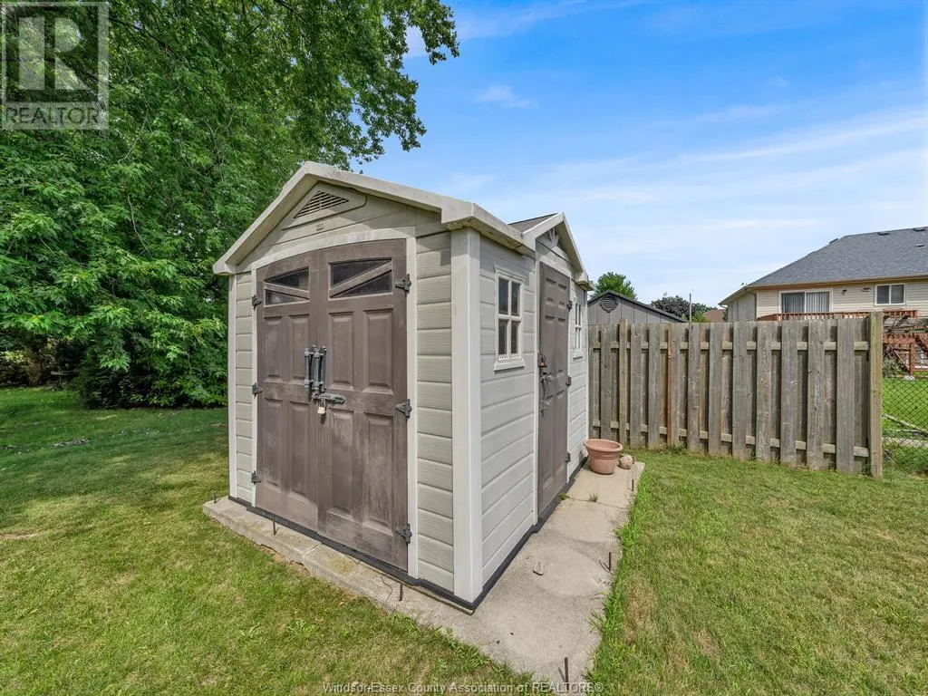 44 SHERWOOD AVENUE
