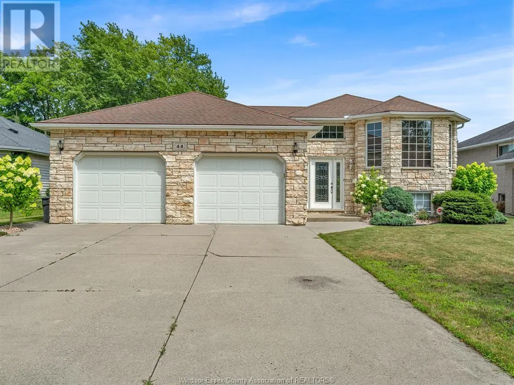 44 SHERWOOD AVENUE