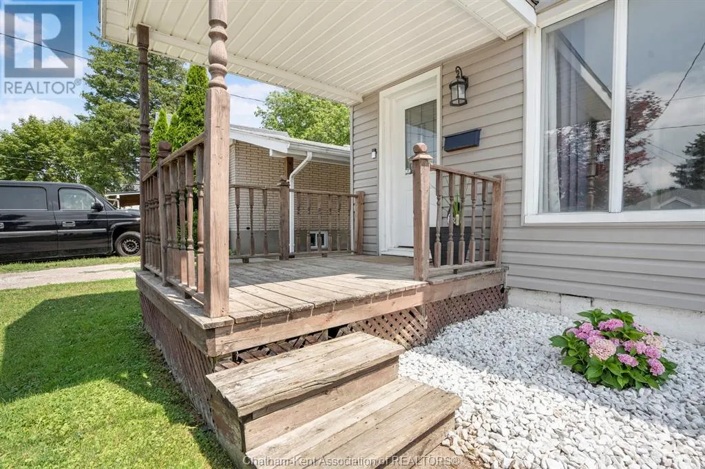 252 Selkirk STREET
