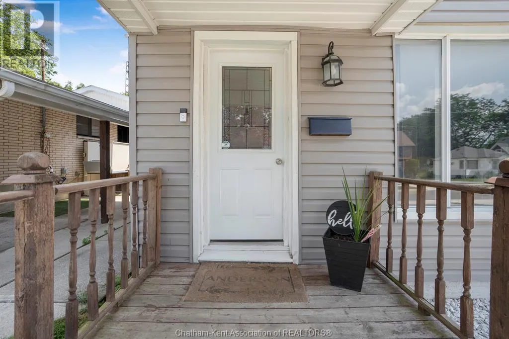 252 Selkirk STREET