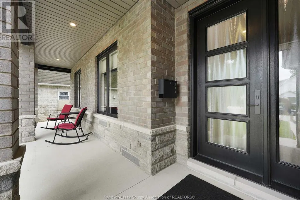 112 LAUREL STREET