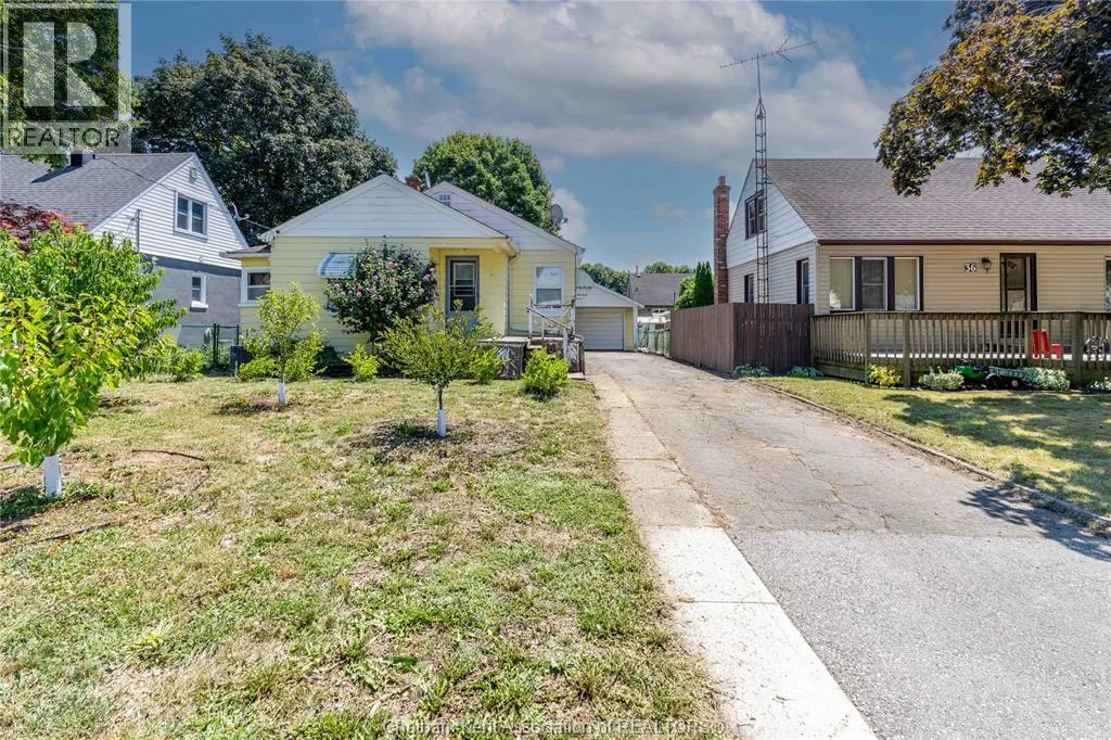 40 Kerr AVENUE