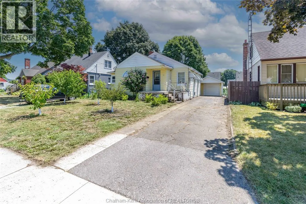 40 Kerr AVENUE