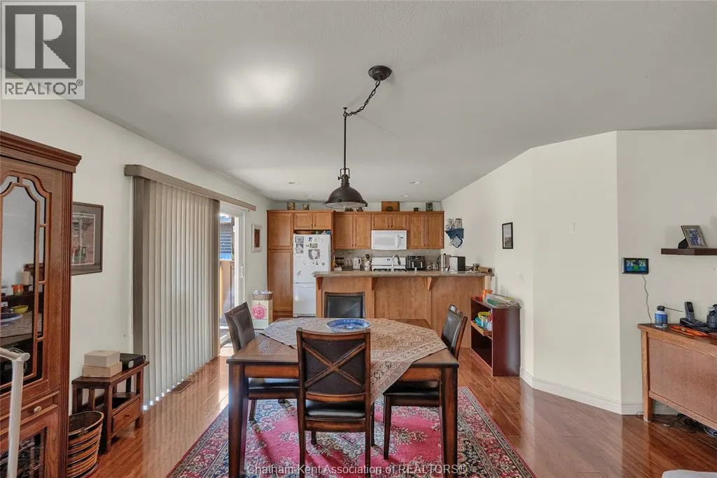 3 Schooner COURT