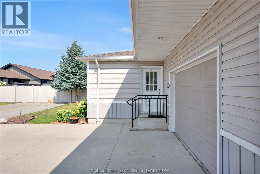 3 Schooner COURT
