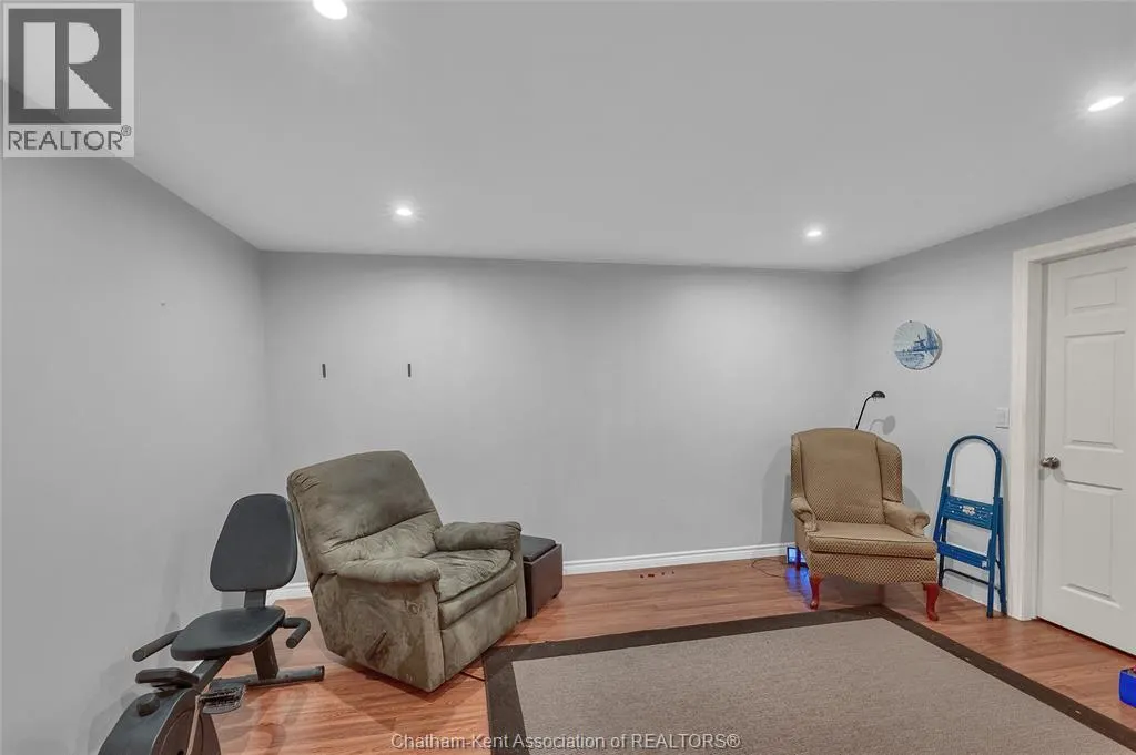 3 Schooner COURT