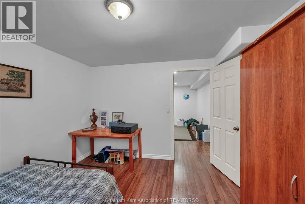 3 Schooner COURT