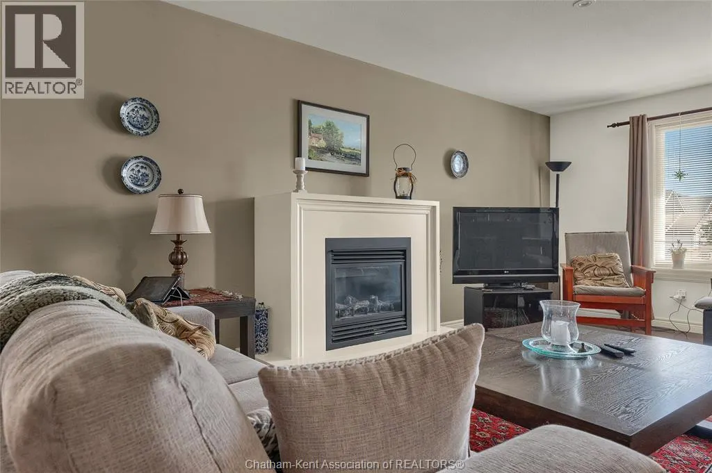 3 Schooner COURT