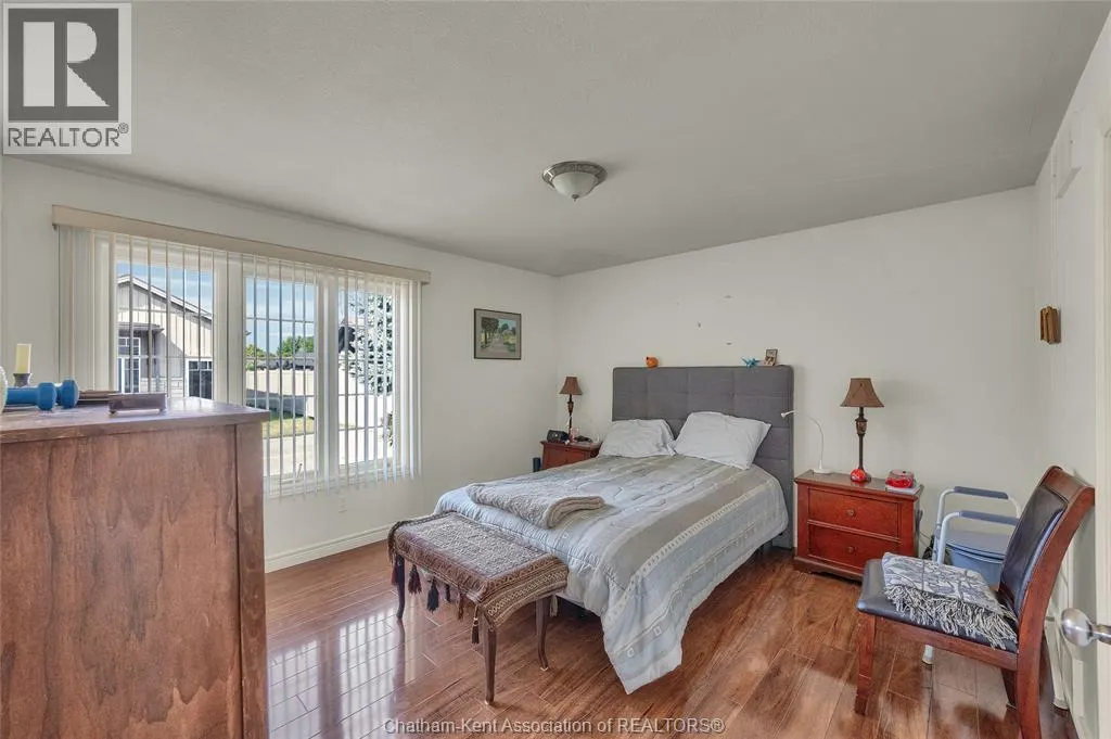 3 Schooner COURT