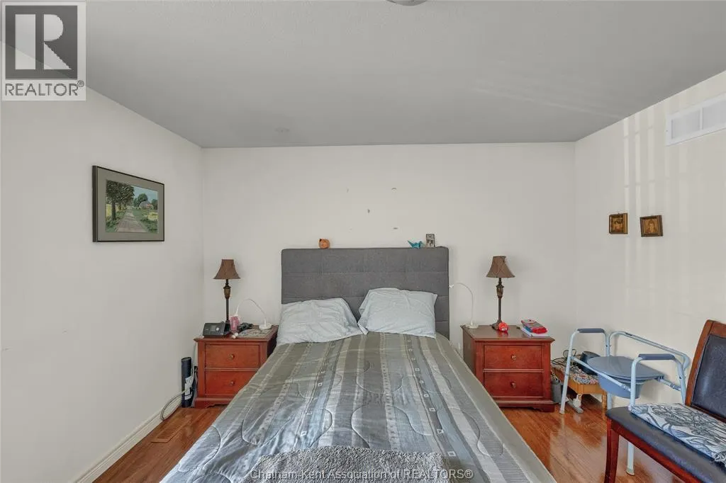 3 Schooner COURT