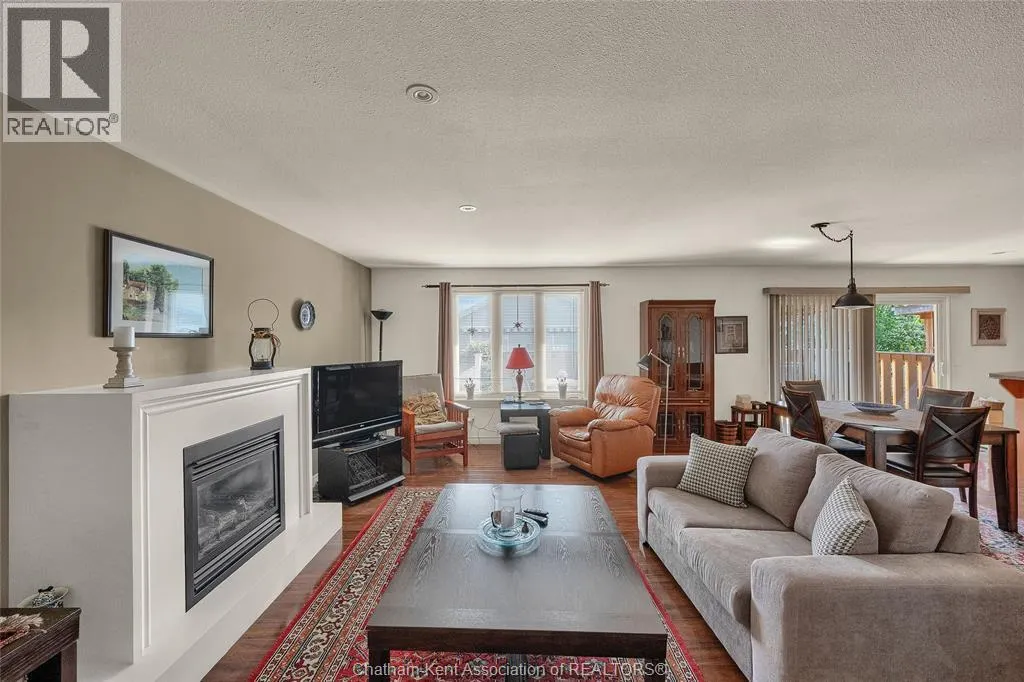 3 Schooner COURT