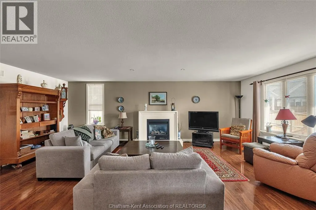 3 Schooner COURT