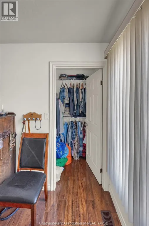 3 Schooner COURT