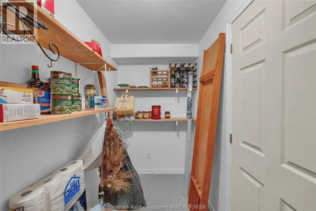 3 Schooner COURT