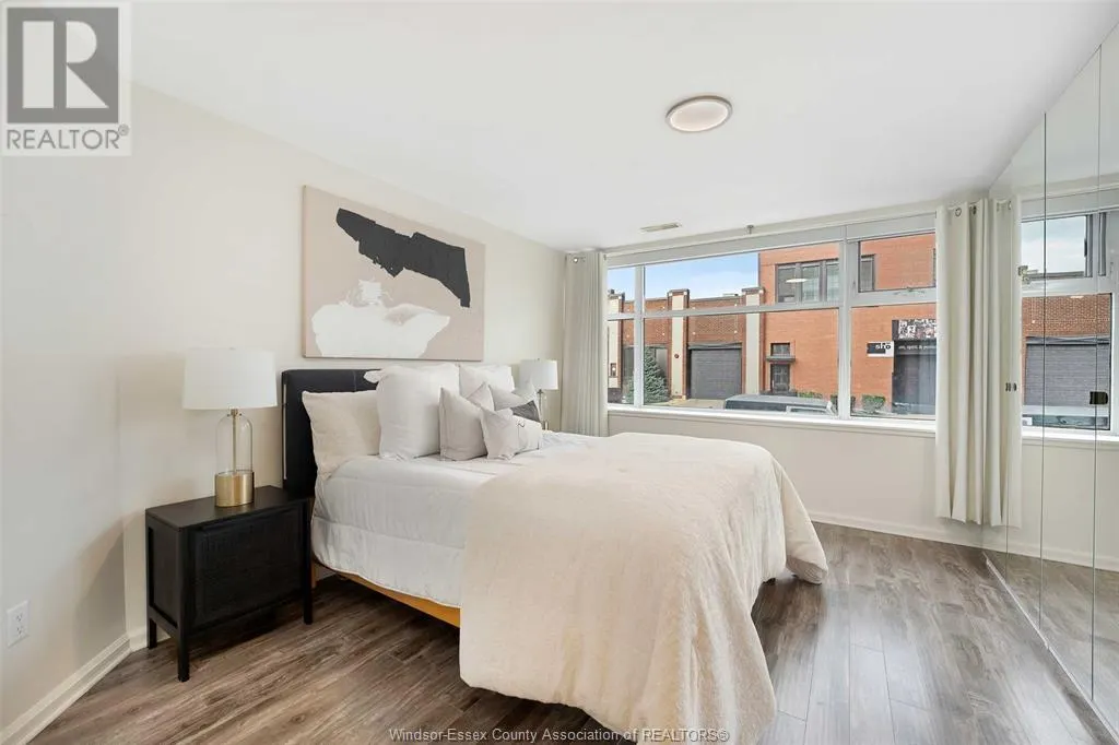 2175 WYANDOTTE STREET East Unit# 102