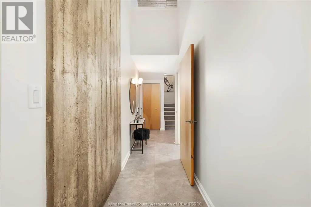 2175 WYANDOTTE STREET East Unit# 102