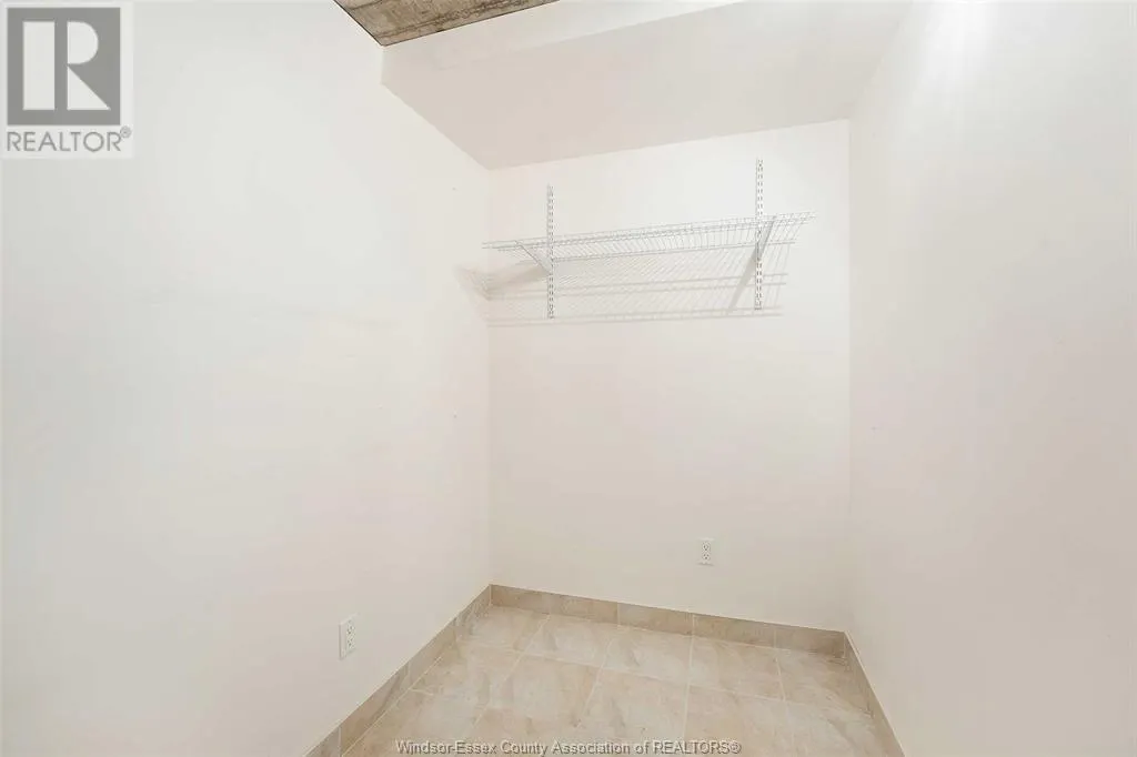 2175 WYANDOTTE STREET East Unit# 102