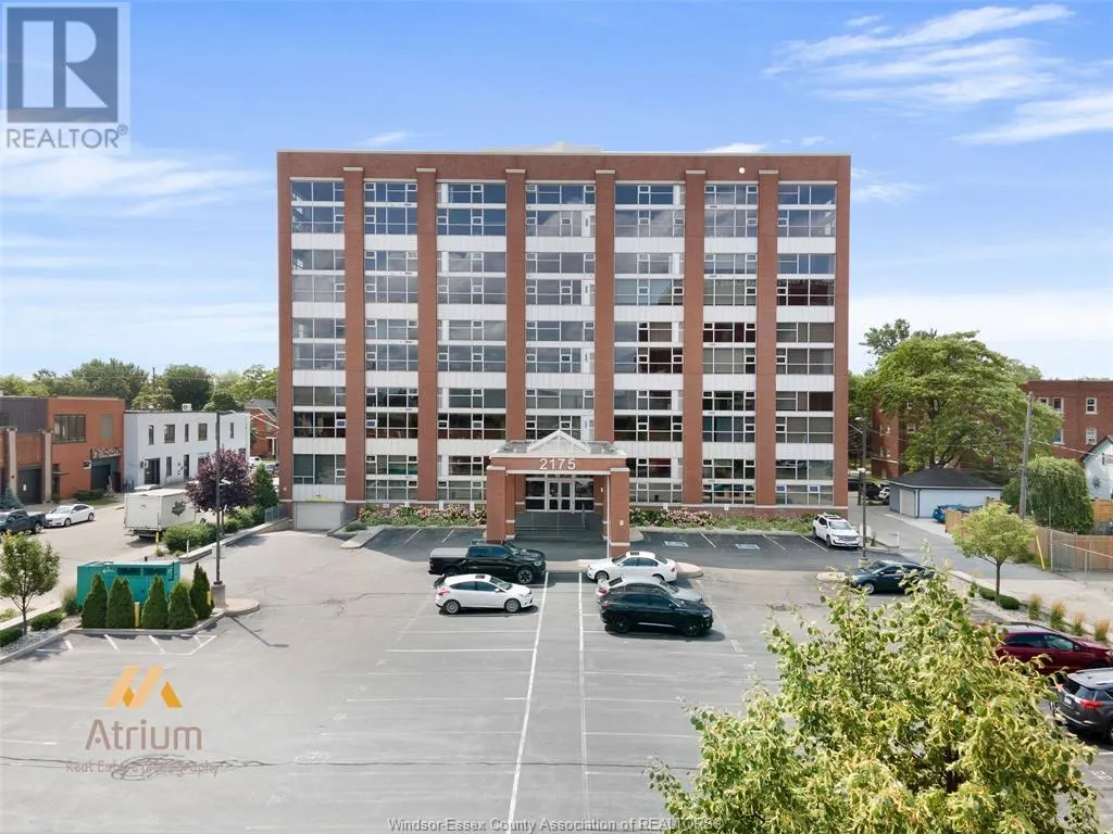 2175 WYANDOTTE STREET East Unit# 102