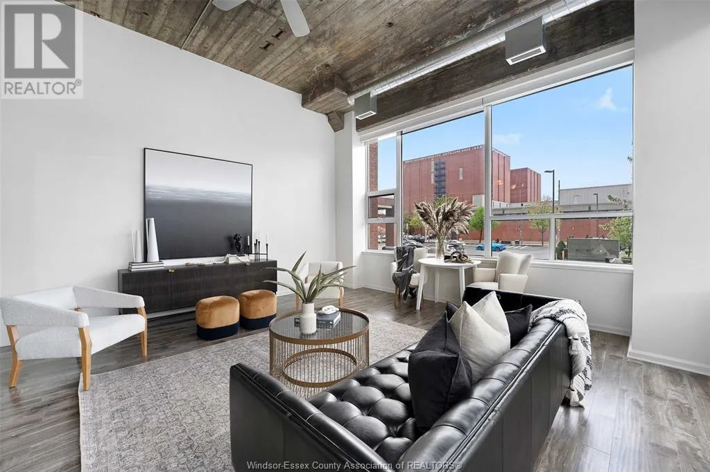 2175 WYANDOTTE STREET East Unit# 102