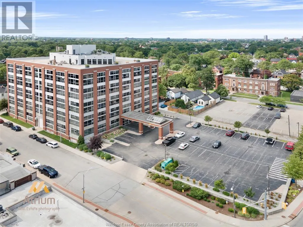 2175 WYANDOTTE STREET East Unit# 102