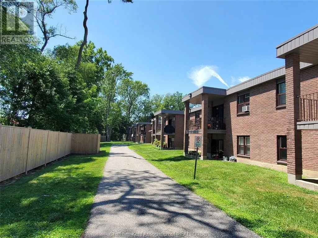 12 Montgomery DRIVE Unit# B106