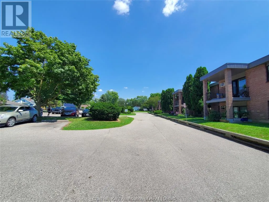 12 Montgomery DRIVE Unit# B106