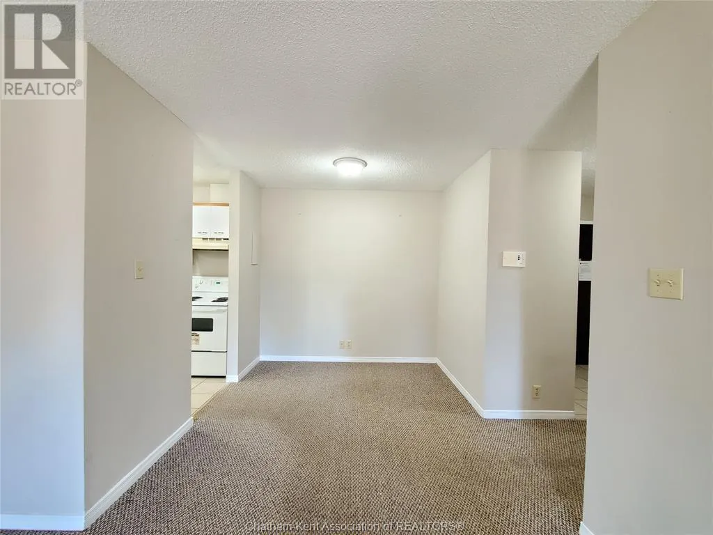 12 Montgomery DRIVE Unit# B106