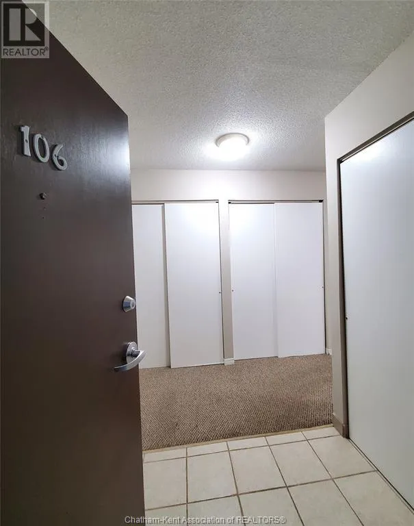 12 Montgomery DRIVE Unit# B106
