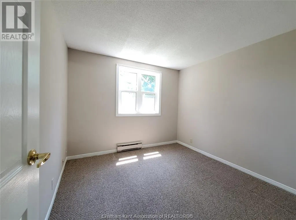 12 Montgomery DRIVE Unit# B106