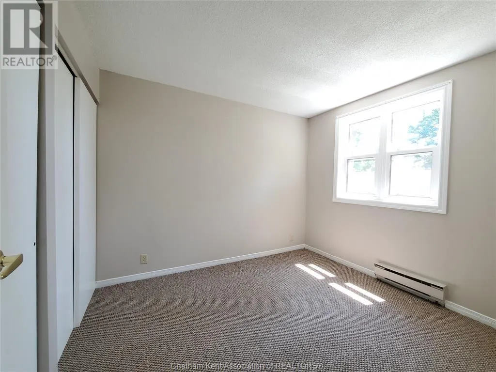 12 Montgomery DRIVE Unit# B106