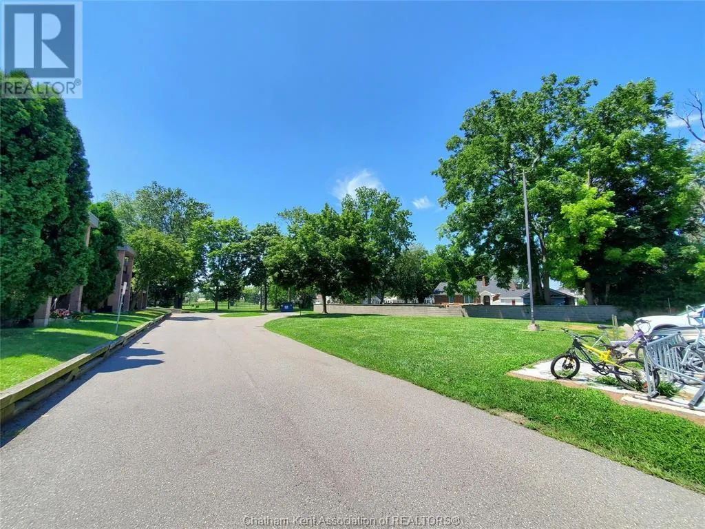 12 Montgomery DRIVE Unit# B106