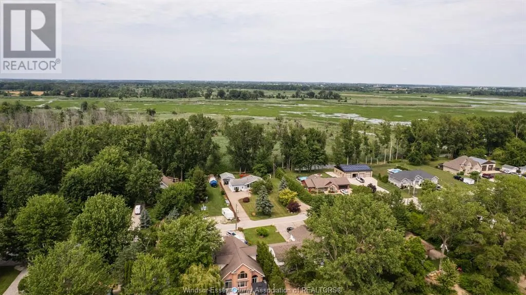 472 LAKEWOOD DRIVE