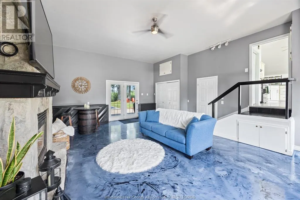 472 LAKEWOOD DRIVE