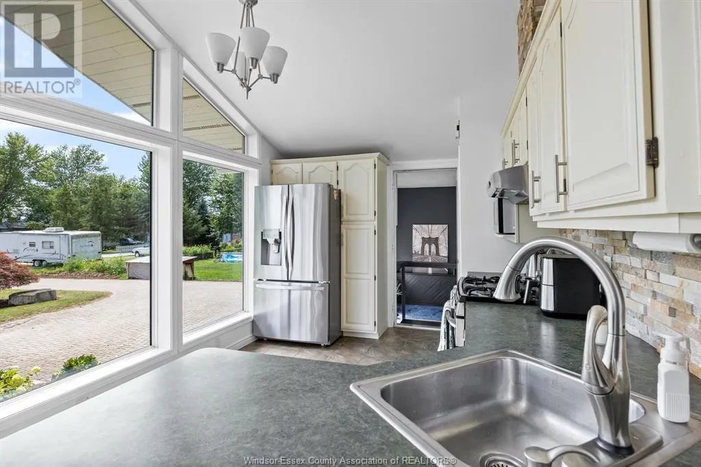 472 LAKEWOOD DRIVE