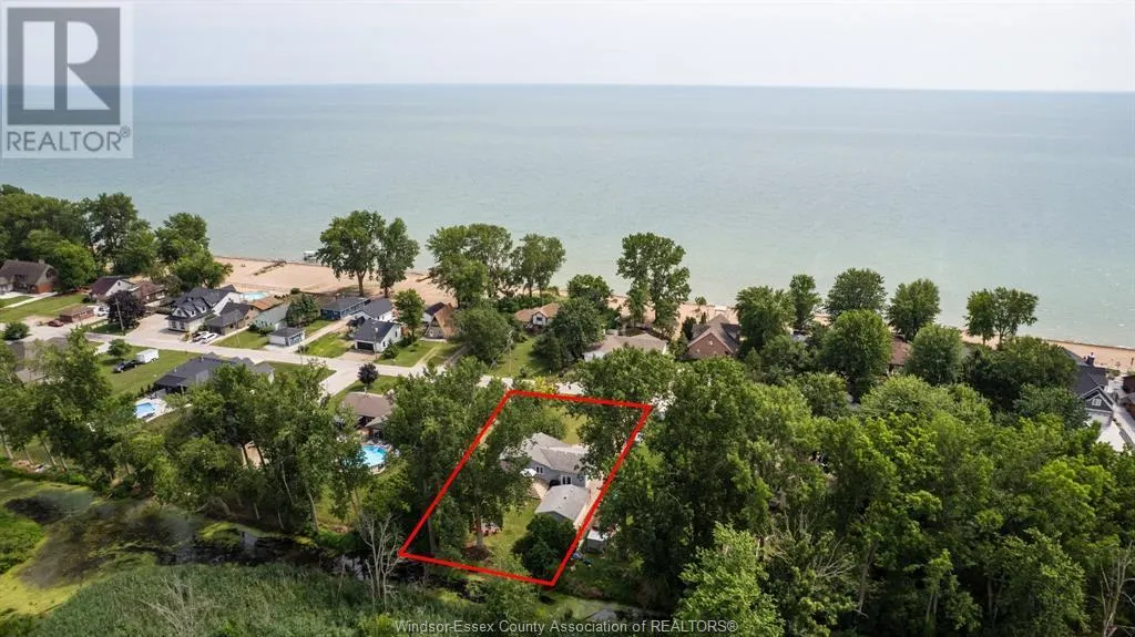 472 LAKEWOOD DRIVE