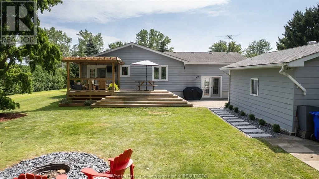 472 LAKEWOOD DRIVE