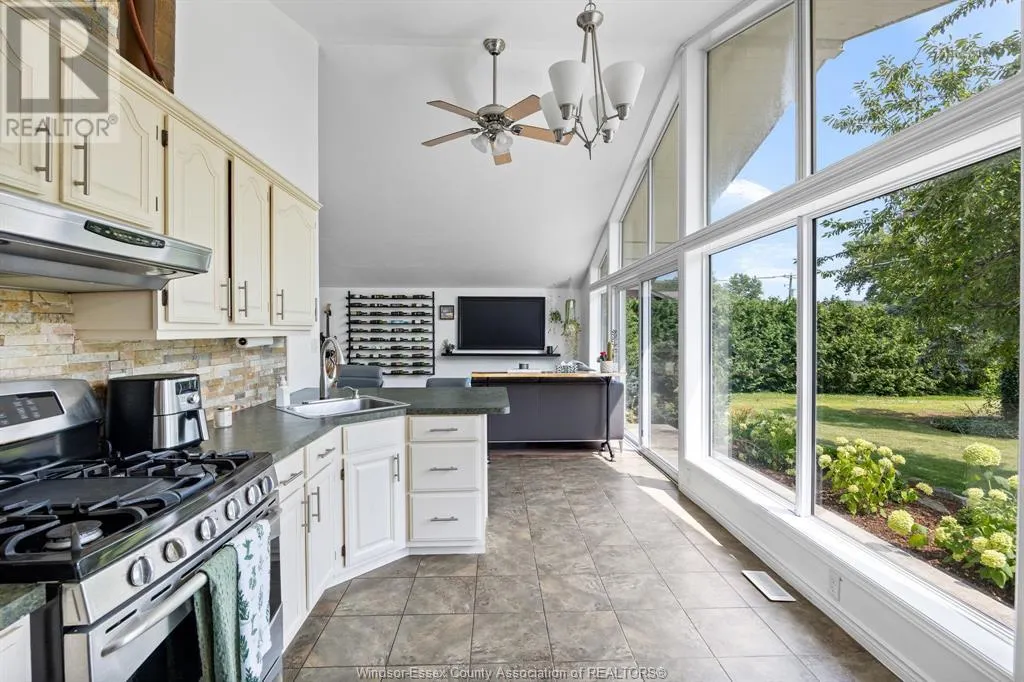 472 LAKEWOOD DRIVE
