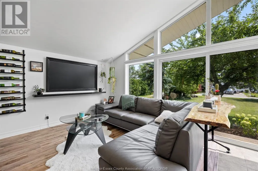 472 LAKEWOOD DRIVE