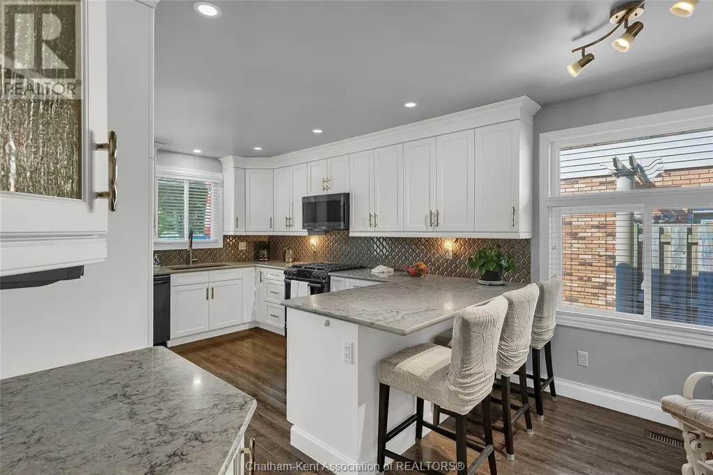 110 GLENGARRY CRESCENT