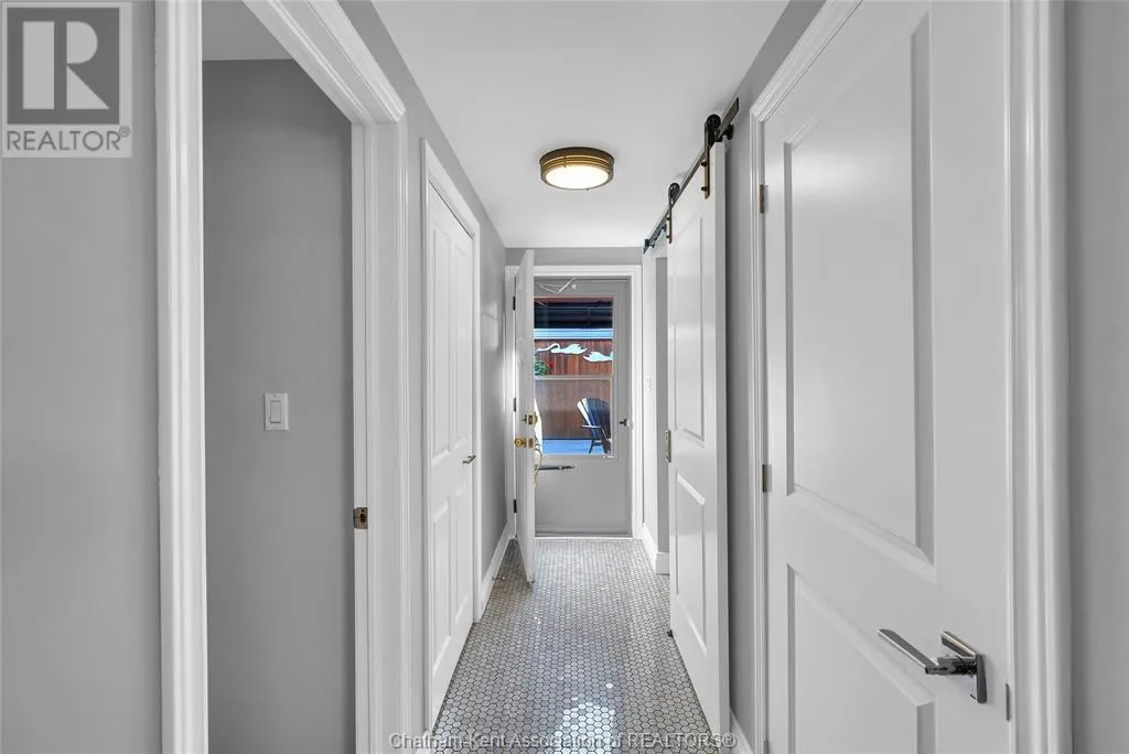 110 GLENGARRY CRESCENT
