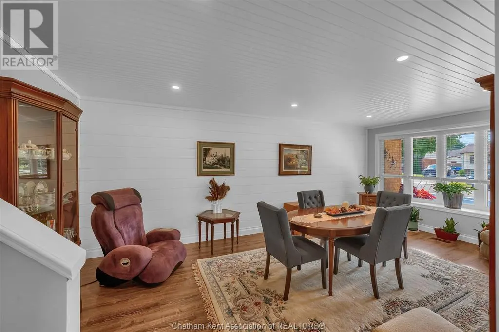 110 GLENGARRY CRESCENT