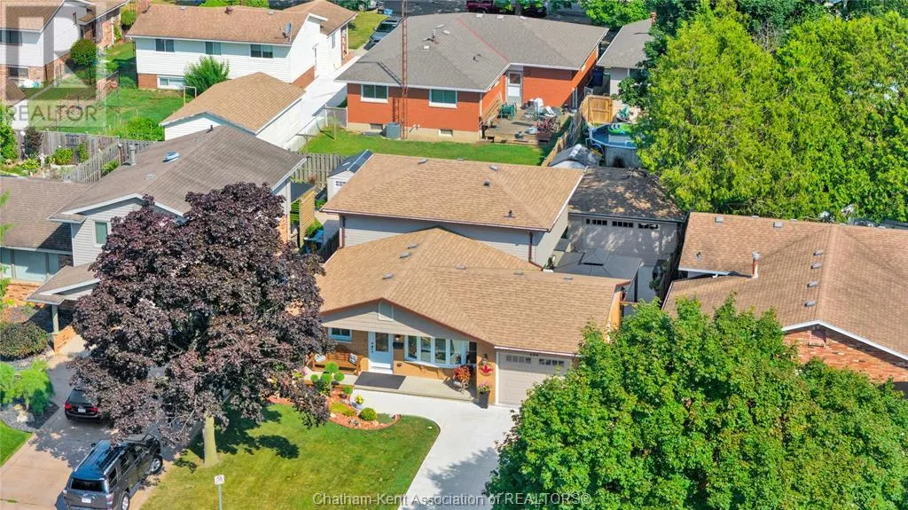 110 GLENGARRY CRESCENT