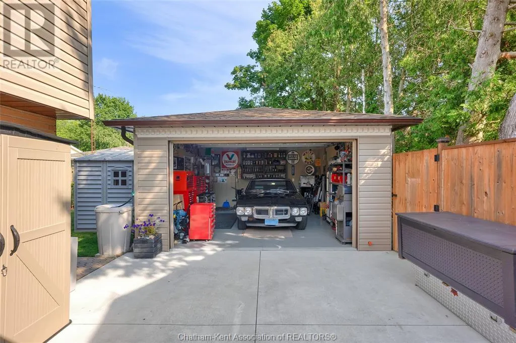 110 GLENGARRY CRESCENT